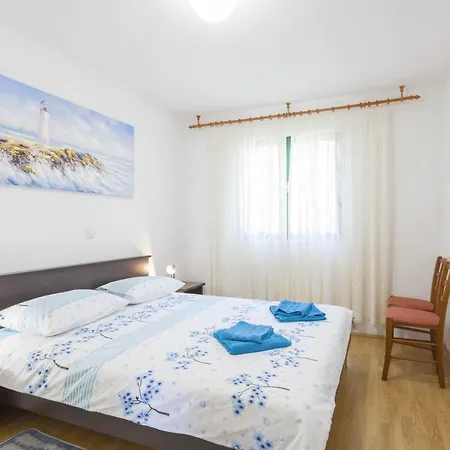 Family-friendly With Swimming Pool Gornji Tucepi, - 17686 Makarska