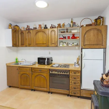 Apartamento Family-friendly With Swimming Pool Gornji Tucepi, - 17686 *