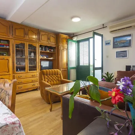 Family Friendly With A Swimming Pool Gornji Tucepi, - 17686 *