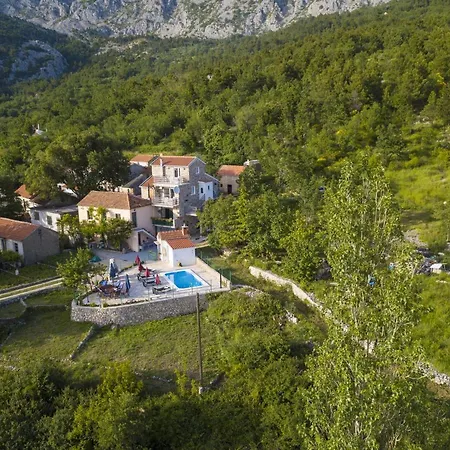 Family Friendly With A Swimming Pool Gornji Tucepi, - 17686