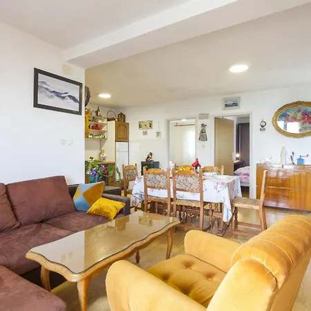 Family Friendly With A Swimming Pool Gornji Tucepi, - 17686 Apartment Makarska